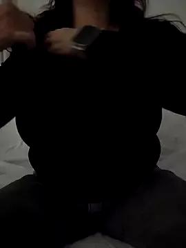 sexyguenda from StripChat is Freechat