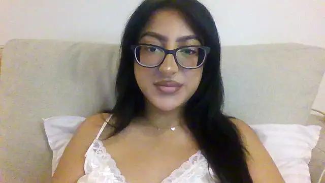 SexySophiaUK from StripChat is Freechat