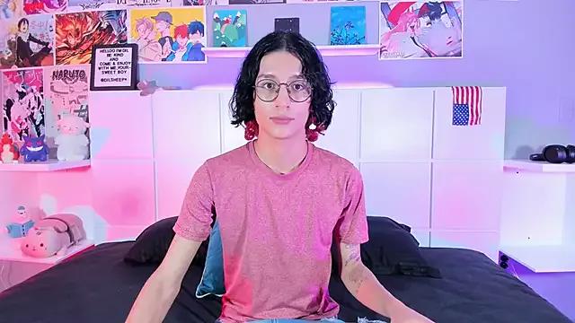 SheepyBoyx from StripChat is Freechat
