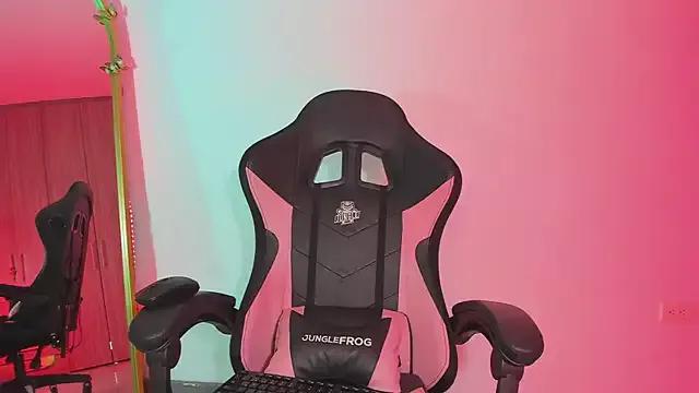 Customizable and immersive - Activate your taste buds and check-out our delicious choice of bondage cams streams with excited models getting their amazing bodies screwed with their beloved sex toys.