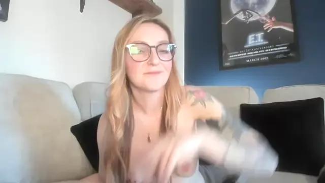 short_sweetpea from StripChat is Freechat