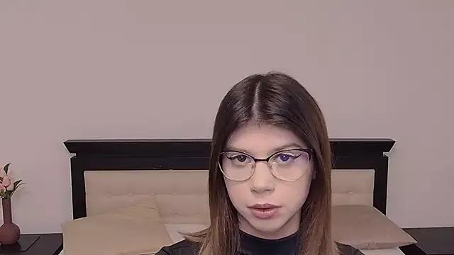 Sierra_Halle from StripChat is Freechat