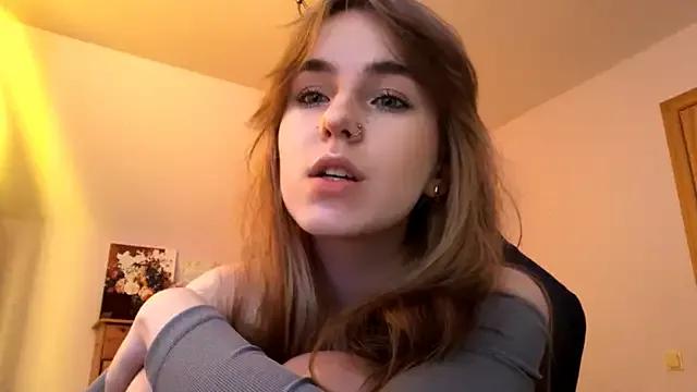SiIver_Dawn from StripChat is Freechat