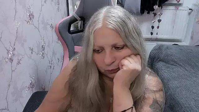 silver_moon_light from StripChat is Freechat