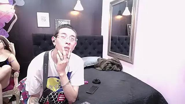 SimonAndJocelyn from StripChat is Freechat