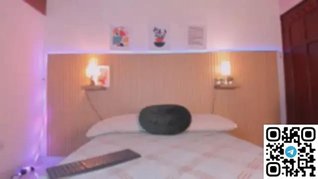 Sirenita_petitexoxo from StripChat is Freechat