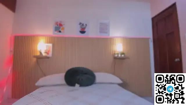 Sirenita_petitexoxo from StripChat is Freechat