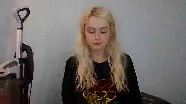 sluttypumpkin from StripChat is Freechat