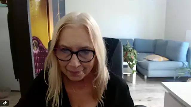 sofia_xkiss from StripChat is Freechat