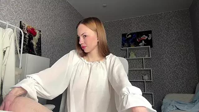 SofiaSmiles from StripChat is Freechat