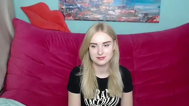 SofySofty from StripChat is Freechat