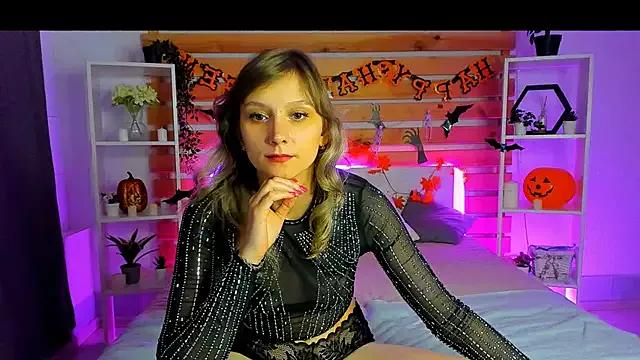 Sophia_Elliott from StripChat is Freechat