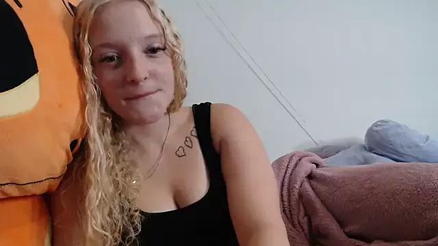 Sophie_cute06 from StripChat is Freechat