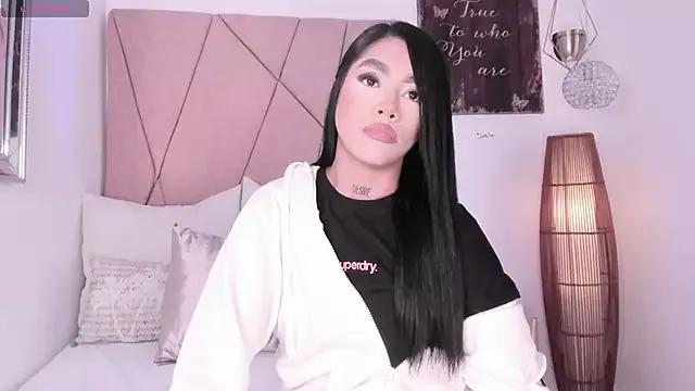sophie_lopera from StripChat is Freechat