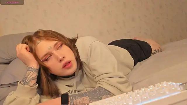 Spliti_moon from StripChat is Freechat
