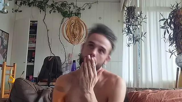 squirtproff from StripChat is Freechat