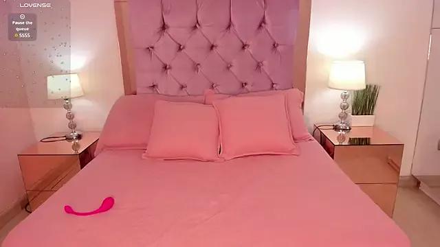 Star_Beverly from StripChat is Freechat