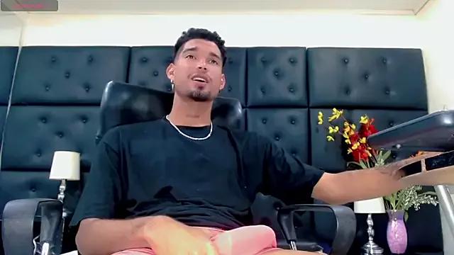 StivBigCock from StripChat is Freechat