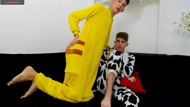StrawwBoys from StripChat is Freechat