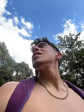 strongboy_ from StripChat is Freechat