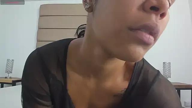 susan_elliot from StripChat is Freechat