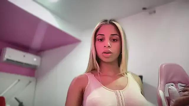 Susandolls from StripChat is Freechat