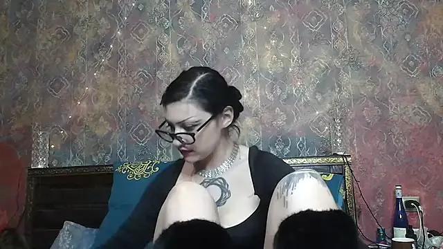 Susie_su from StripChat is Freechat