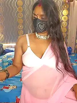 Sweet-Maddlina from StripChat is Freechat