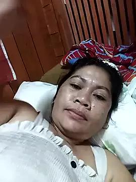 SweetChubbyMommy_02 from StripChat is Freechat