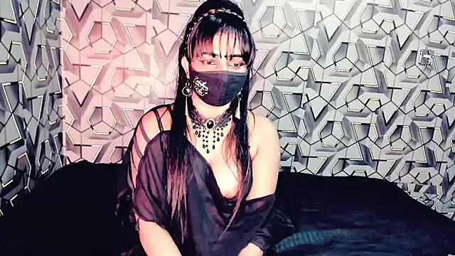 Sweetie_Fox_XXX from StripChat is Freechat