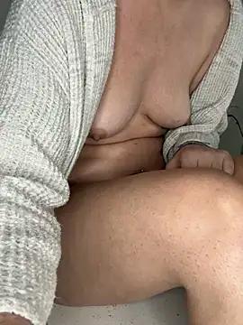 sweetsirenn from StripChat is Freechat