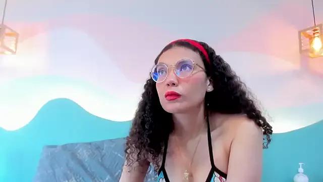 SweetStarr_ from StripChat is Freechat