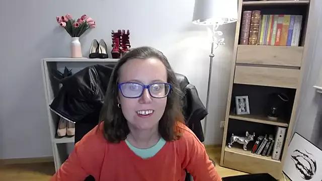 sweetxLizzy from StripChat is Freechat
