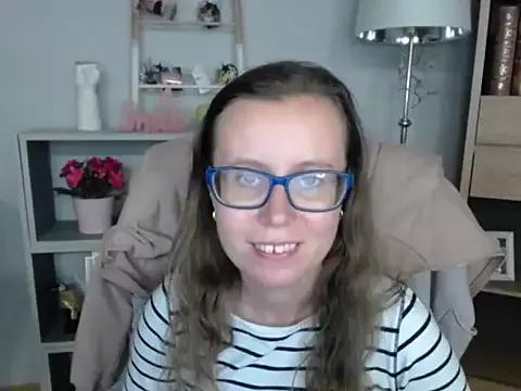 sweetxLizzy from StripChat is Freechat