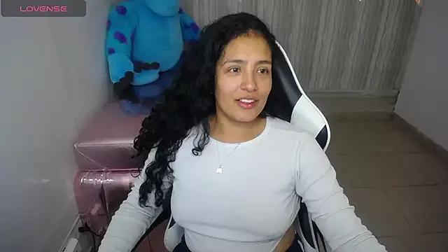 tamara_brown_t from StripChat is Freechat