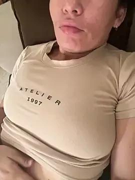 Tamara_mm from StripChat is Freechat