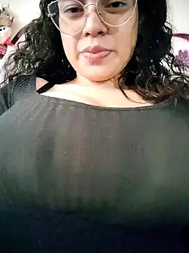 Tamiilin_miller from StripChat is Freechat