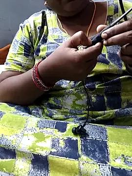 TAMIL_ELAKKIYA from StripChat is Freechat