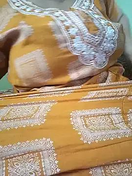 tamilniranjana from StripChat is Freechat