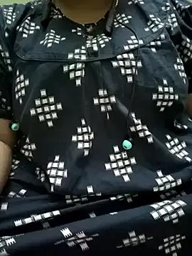 tamilniranjana from StripChat is Freechat