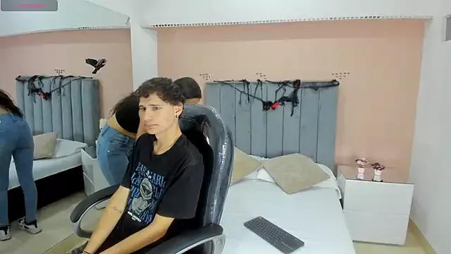 Taylor_and_exidt from StripChat is Freechat