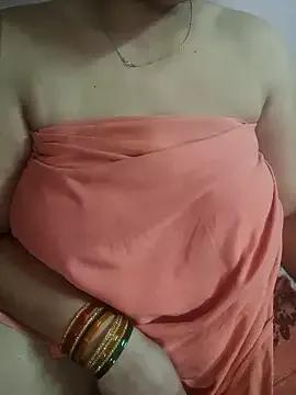 thelustybitch from StripChat is Freechat