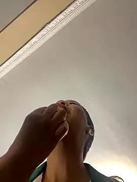 THICKBUNNYCHICKxxx from StripChat is Freechat