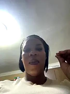 THICKBUNNYCHICKxxx from StripChat is Freechat