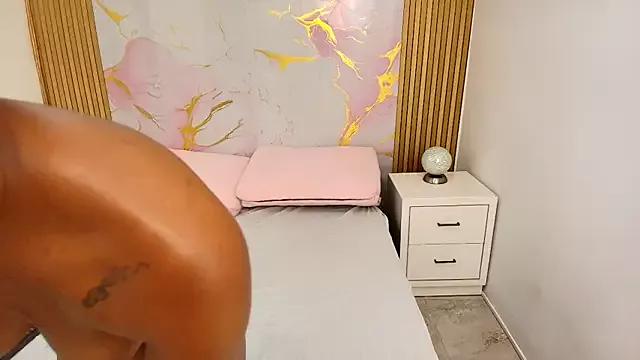 Tina_Holden from StripChat is Freechat