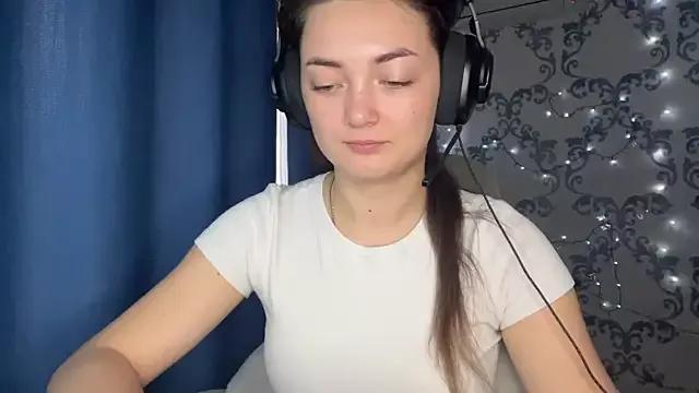 TwotyBright from StripChat is Freechat