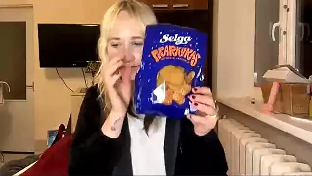 Ulemonala_Cute from StripChat is Freechat