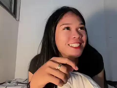 UR_SWEET_TIFANNY from StripChat is Freechat