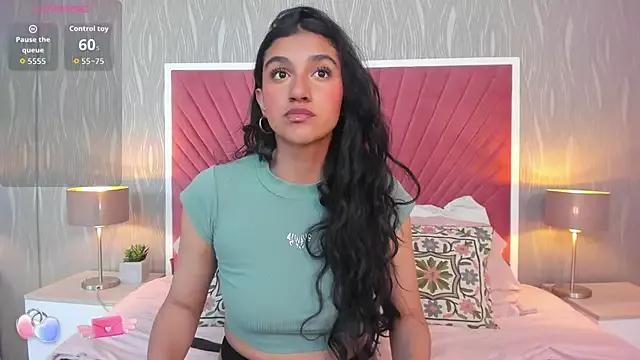 ValentiinaCruz from StripChat is Freechat