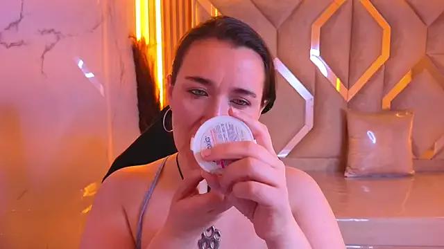 Vanessaa1687_TP from StripChat is Freechat